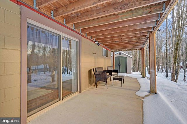 124 FERN RIDGE RD, Blakeslee, PA 18610