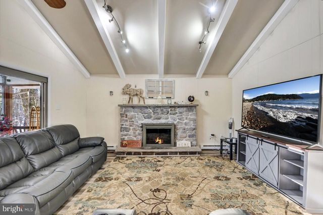 124 FERN RIDGE RD, Blakeslee, PA 18610