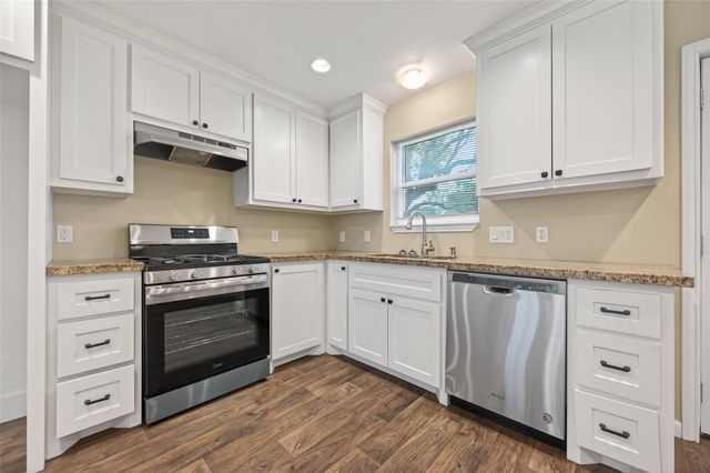 1708 AND 1702 Sycamore Avenue, Bay City, TX 77414