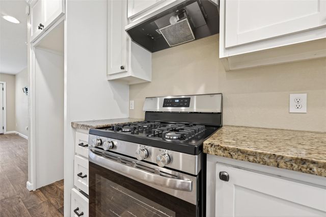 1708 AND 1702 Sycamore Avenue, Bay City, TX 77414
