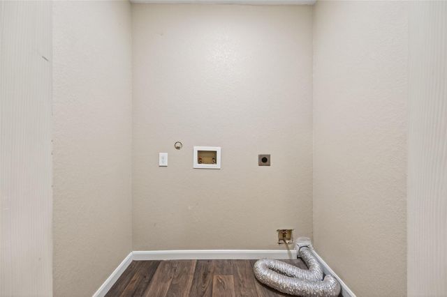 1708 AND 1702 Sycamore Avenue, Bay City, TX 77414