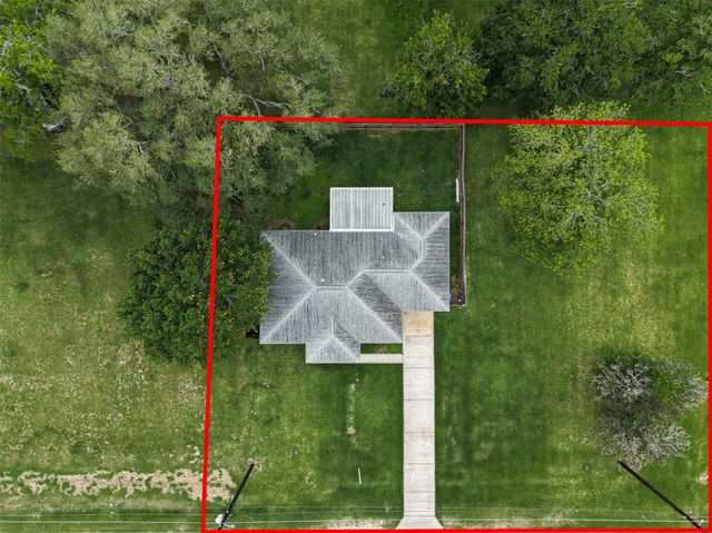 1708 AND 1702 Sycamore Avenue, Bay City, TX 77414