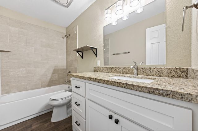 1708 AND 1702 Sycamore Avenue, Bay City, TX 77414