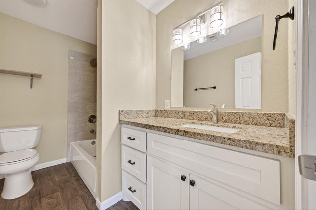 1708 AND 1702 Sycamore Avenue, Bay City, TX 77414
