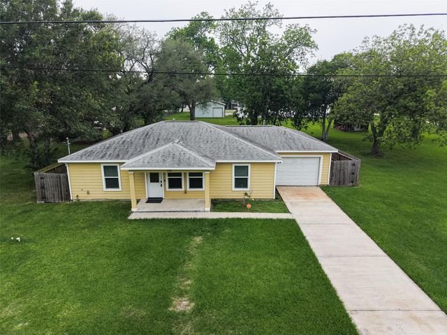 1708 AND 1702 Sycamore Avenue, Bay City, TX 77414