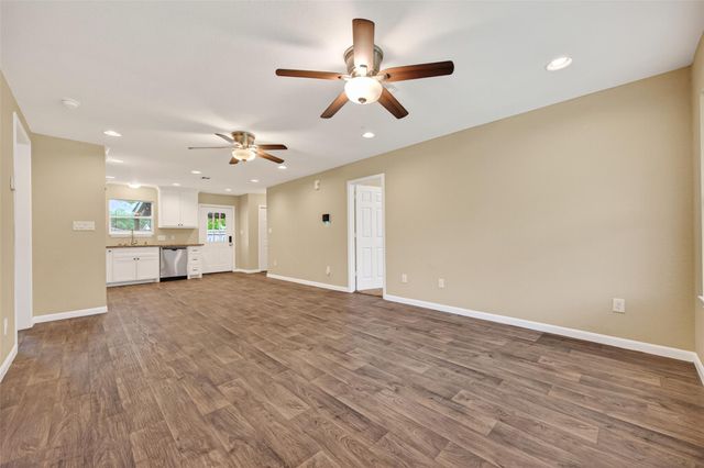 1708 AND 1702 Sycamore Avenue, Bay City, TX 77414