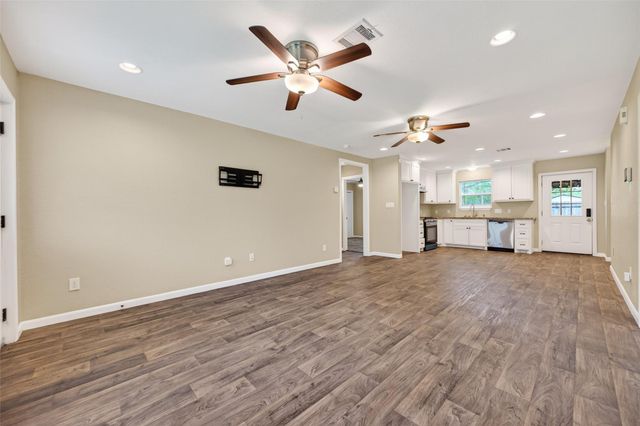 1708 AND 1702 Sycamore Avenue, Bay City, TX 77414