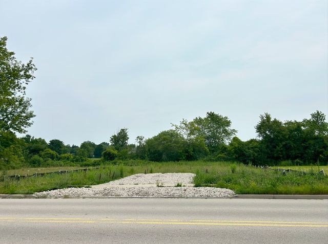 963 Belle Plaine Avenue, Gurnee, IL 60031