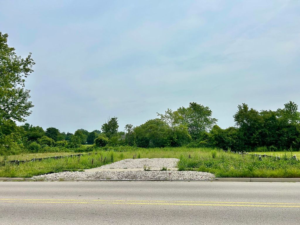 963 Belle Plaine Avenue, Gurnee, IL 60031