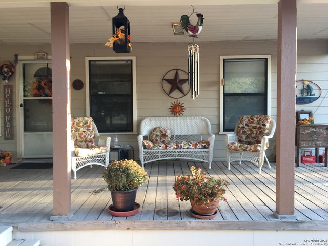 11529 us highway 90, Knippa, TX 78870