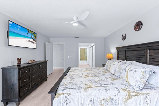 2442 Windsor Way Court, Wellington, FL 33414