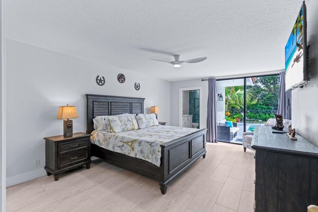 2442 Windsor Way Court, Wellington, FL 33414
