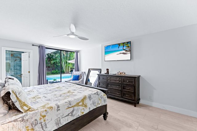 2442 Windsor Way Court, Wellington, FL 33414