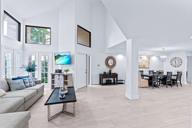 2442 Windsor Way Court, Wellington, FL 33414