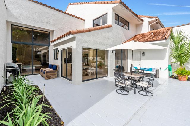 2442 Windsor Way Court, Wellington, FL 33414