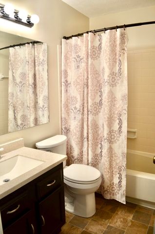 202 Shaker Heights Lane, Crestview Hills, KY 41017