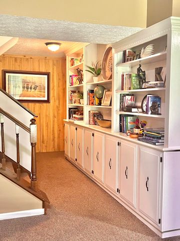 202 Shaker Heights Lane, Crestview Hills, KY 41017