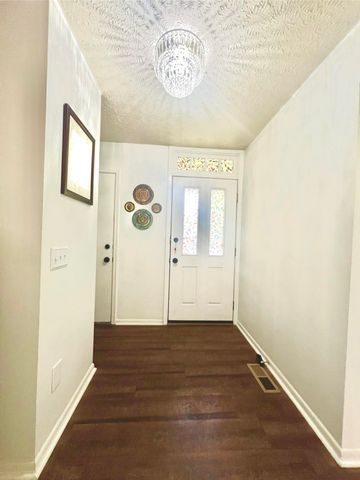 202 Shaker Heights Lane, Crestview Hills, KY 41017