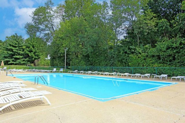 202 Shaker Heights Lane, Crestview Hills, KY 41017