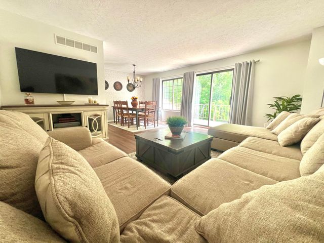 202 Shaker Heights Lane, Crestview Hills, KY 41017