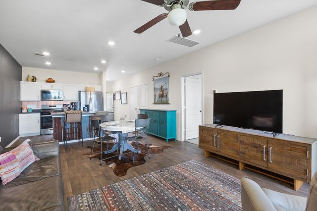 549 Arnold LOOP A, Uhland, TX 78640