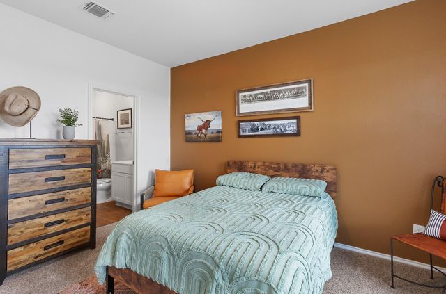 549 Arnold LOOP A, Uhland, TX 78640