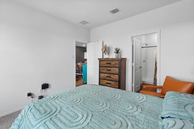 549 Arnold LOOP A, Uhland, TX 78640