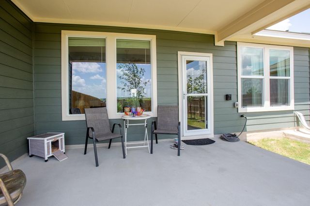 549 Arnold LOOP A, Uhland, TX 78640
