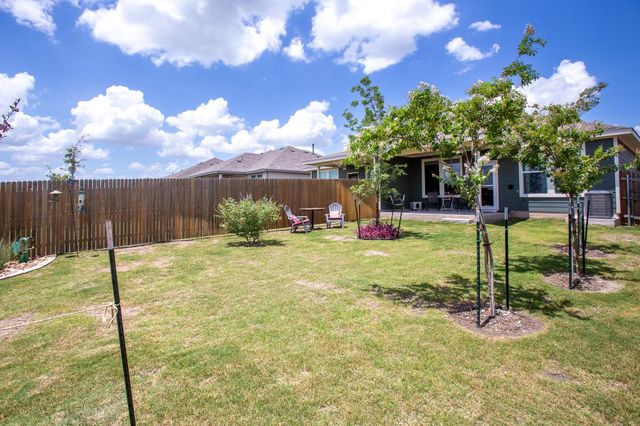549 Arnold LOOP A, Uhland, TX 78640