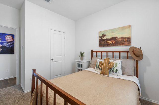 549 Arnold LOOP A, Uhland, TX 78640