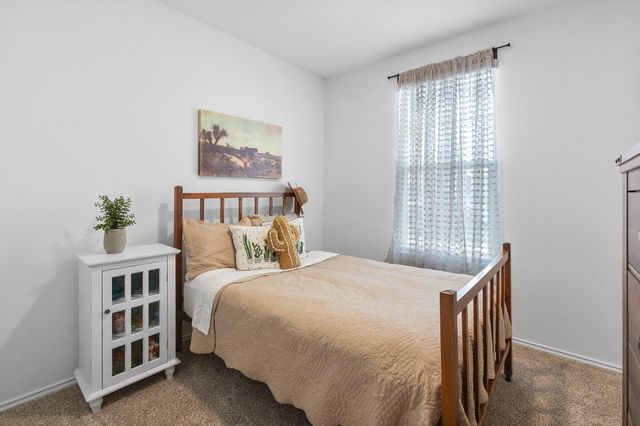 549 Arnold LOOP A, Uhland, TX 78640