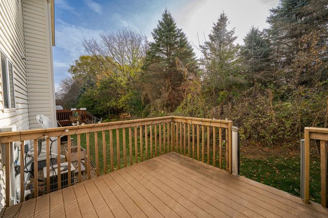 741 Baylee Place SW, Pine Island, MN 55963