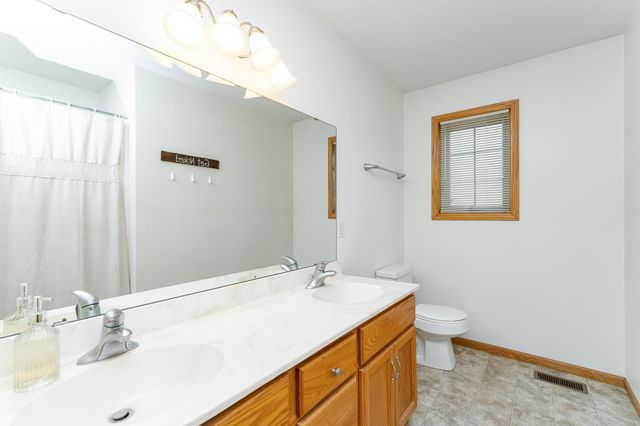 741 Baylee Place SW, Pine Island, MN 55963