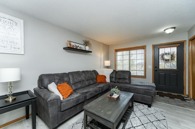 741 Baylee Place SW, Pine Island, MN 55963