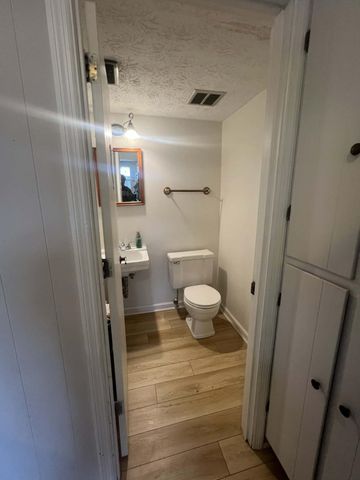 3142 Kirklevington Drive, Lexington, KY 40517