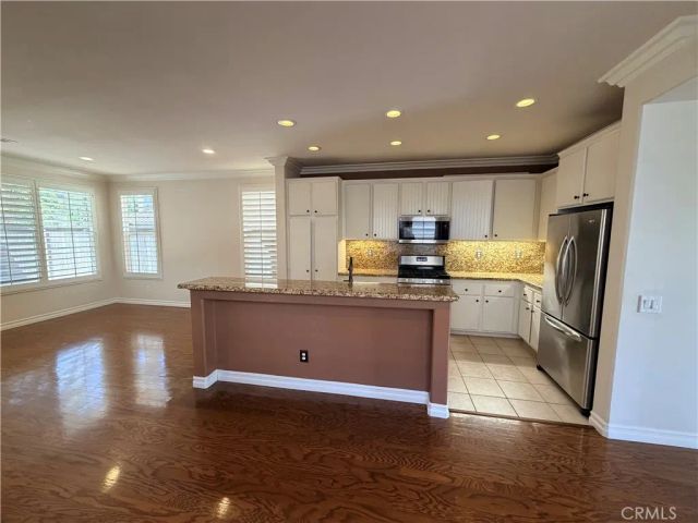 24 Redberry, Irvine, CA 92618