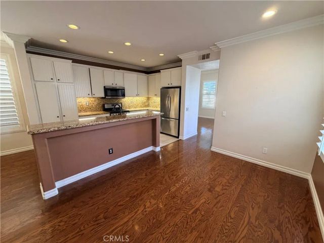 24 Redberry, Irvine, CA 92618