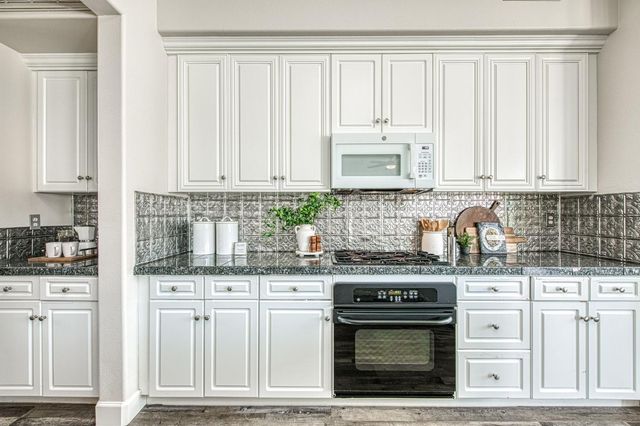 1420 N Dewitt Avenue, Clovis, CA 93619