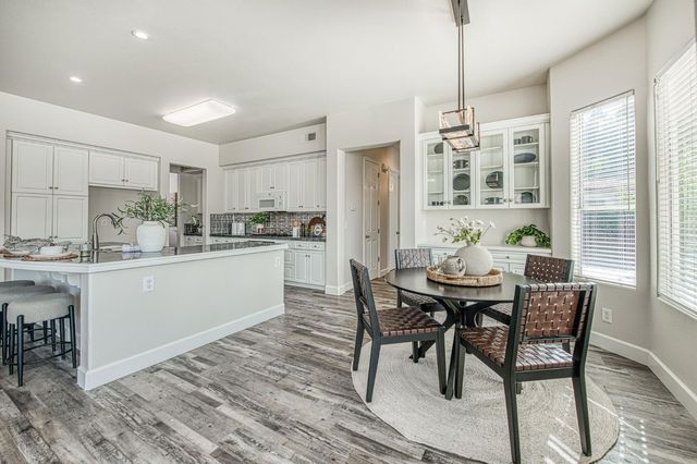 1420 N Dewitt Avenue, Clovis, CA 93619