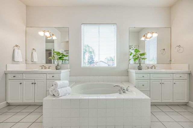 1420 N Dewitt Avenue, Clovis, CA 93619