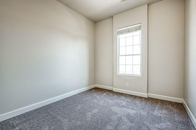 1420 N Dewitt Avenue, Clovis, CA 93619