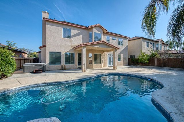 1420 N Dewitt Avenue, Clovis, CA 93619