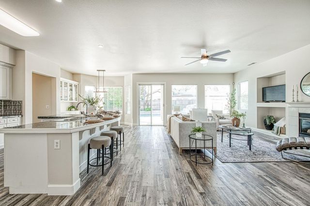 1420 N Dewitt Avenue, Clovis, CA 93619