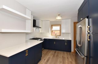10708 W York PLACE, Wauwatosa, WI 53222