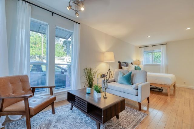 2526 Durwood ST 212, Austin, TX 78704