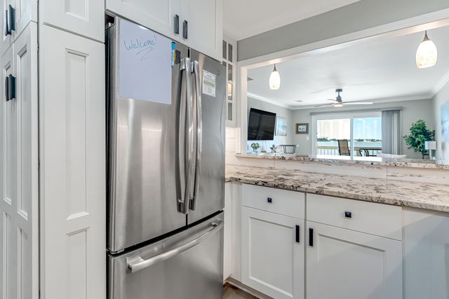 1695 Highway 98 302, Mary Esther, FL 32569