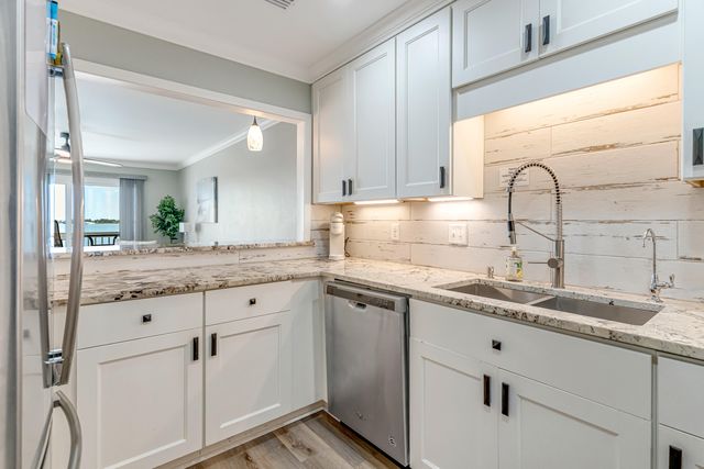 1695 Highway 98 302, Mary Esther, FL 32569