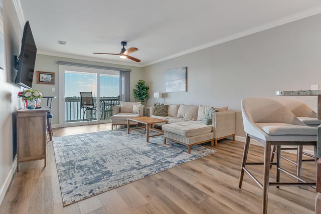 1695 Highway 98 302, Mary Esther, FL 32569