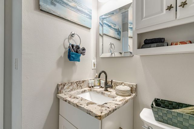 1695 Highway 98 302, Mary Esther, FL 32569