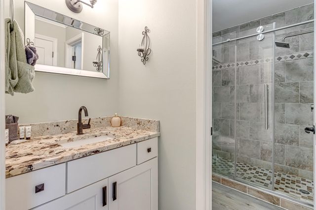 1695 Highway 98 302, Mary Esther, FL 32569